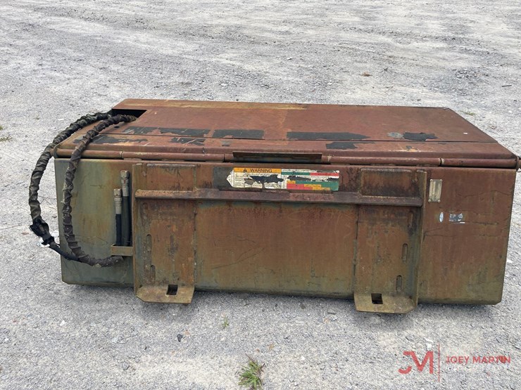 bobcat-72"-sweeper-skid-steer-attachment-image-4