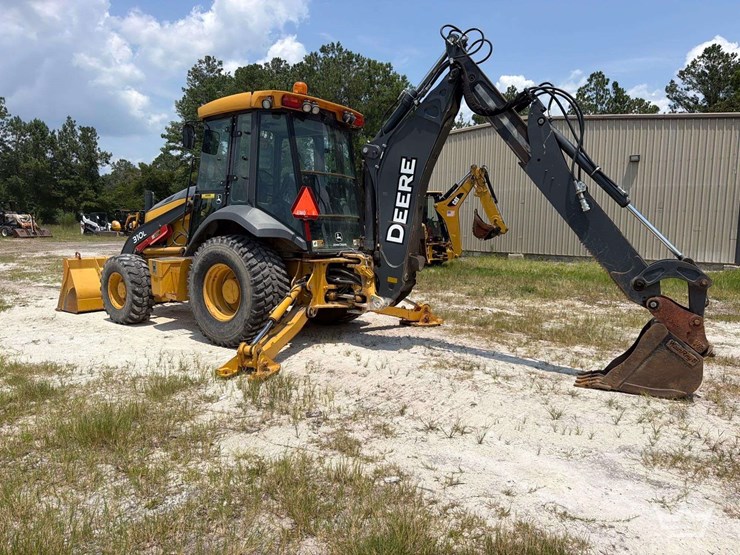 2017-deere-310l-image-4