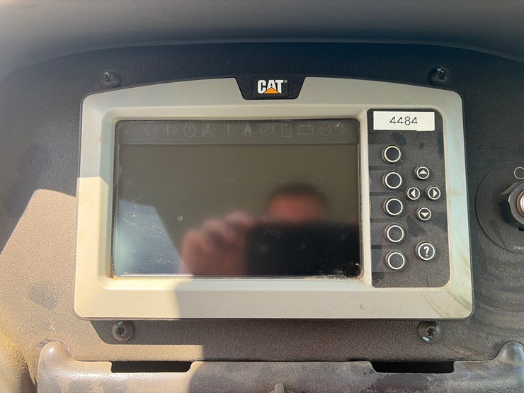 2016-caterpillar-d5k2-xl-image-21