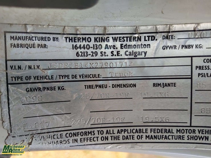 2002-gmc-w5500-image-7