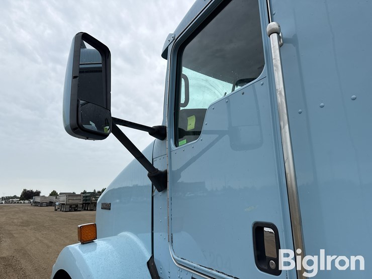 2014-kenworth-t800-image-16