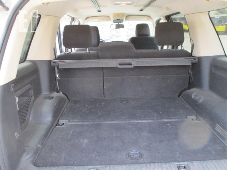 2010-ford-explorer-xlt-image-9