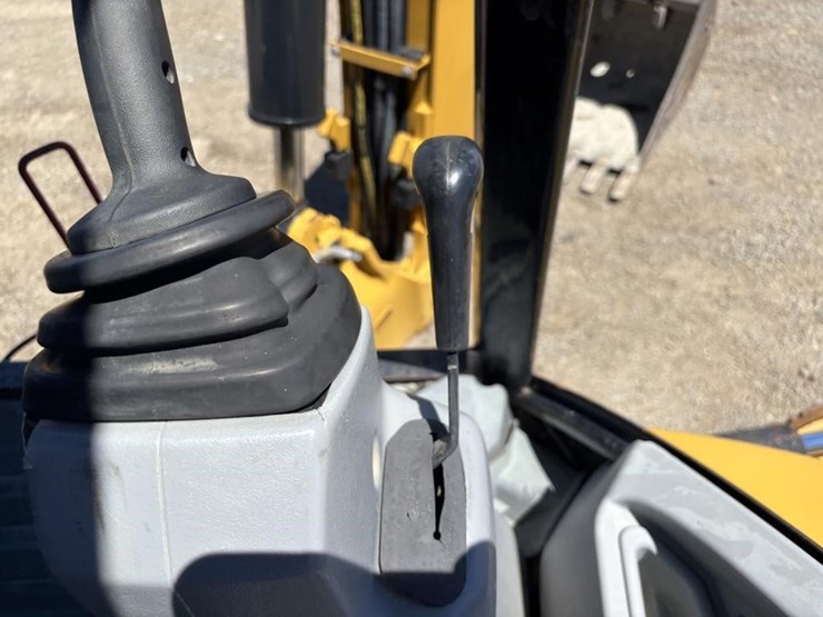 2007-caterpillar-420e-image-51