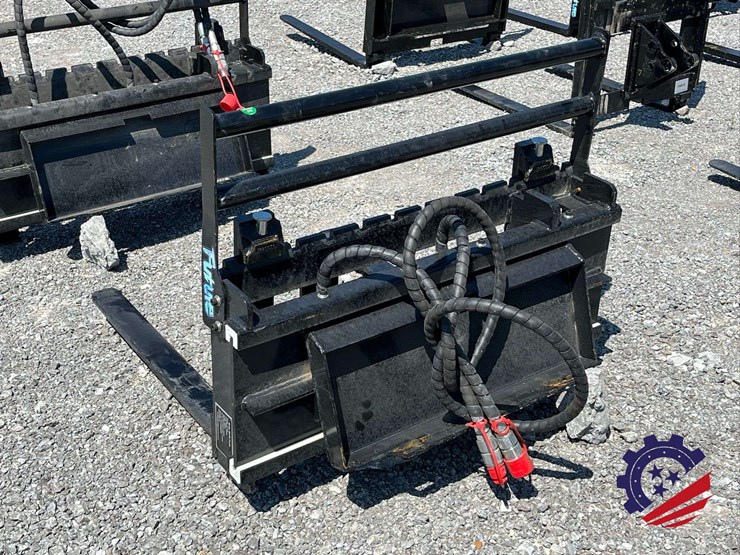 unused-2026-future-ft-cyhc-mini-skid-steer-side-shift-fork-attachment-image-3