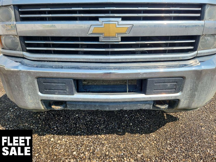 2015-chevrolet-silverado-3500hd-image-34