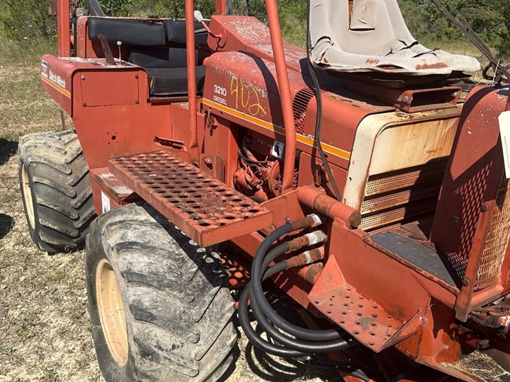 ditch-witch-3210-image-3