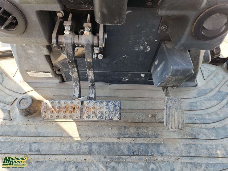 deere-410l-image-8