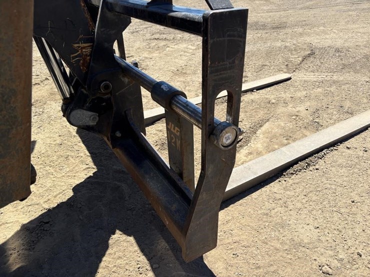 2015-jlg-1255-image-12