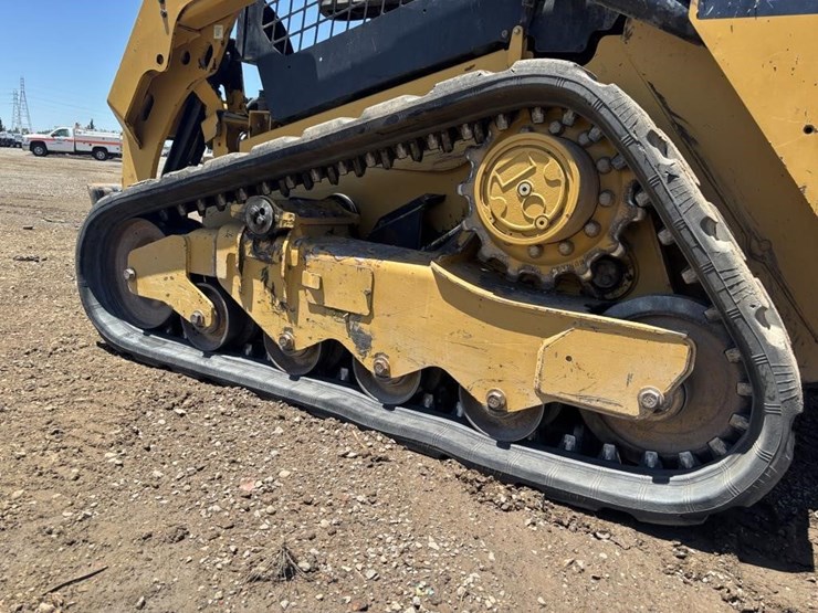 2018-caterpillar-259d-image-15