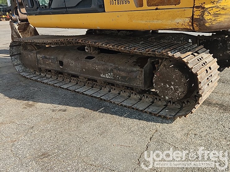 2018-deere-130g-image-15