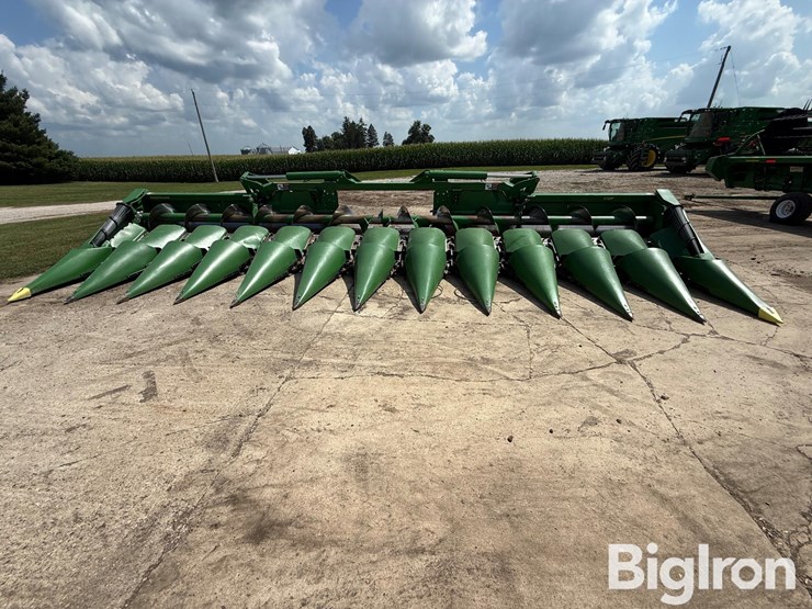 2022-john-deere-c12f-image-2