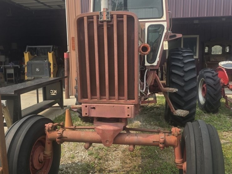 #21-•-farmall-806-image-1