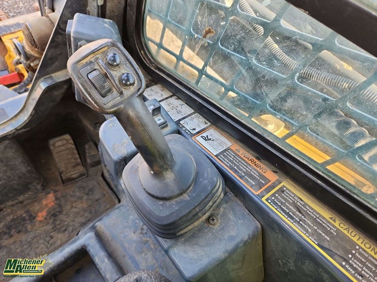 2024-deere-325g-image-12