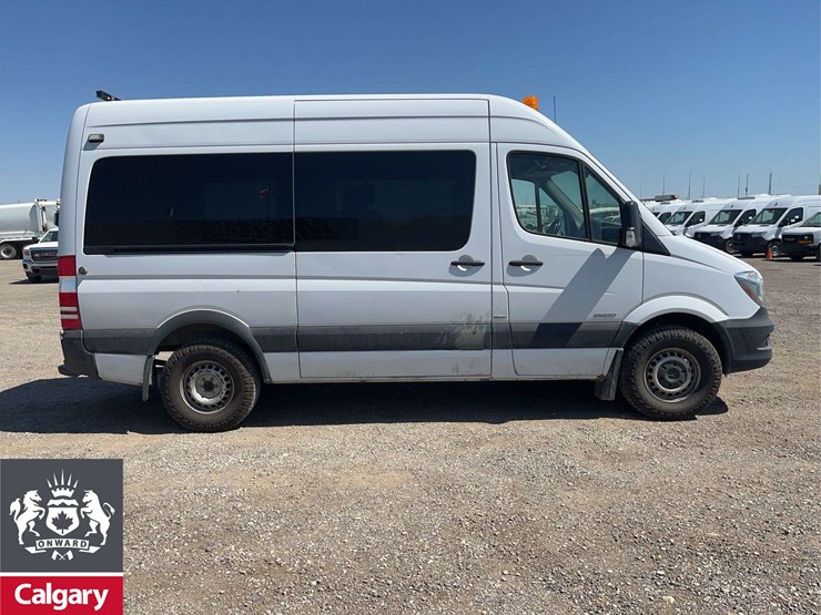 2016-mercedes-benz-sprinter-2500-image-6