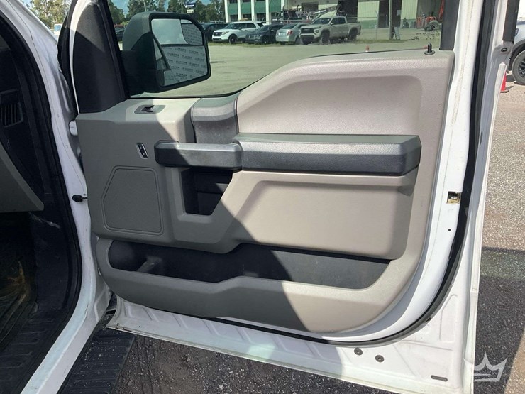 2017-ford-f150-image-19