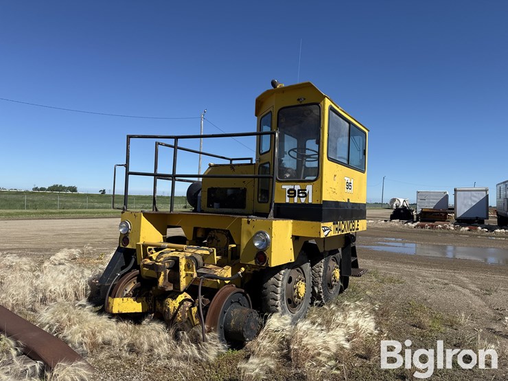 trackmobile-tm95-rail-car-mover-image-1