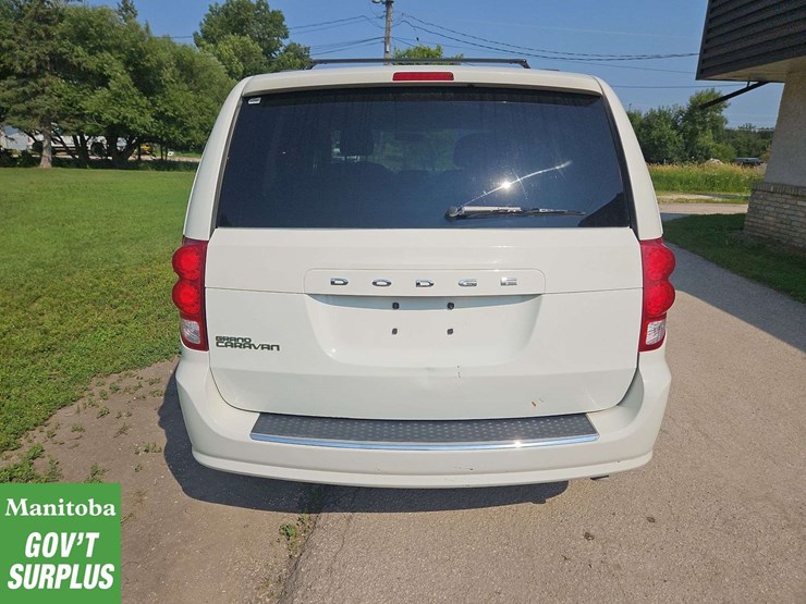 2013-dodge-grand-caravan-sxt-image-7