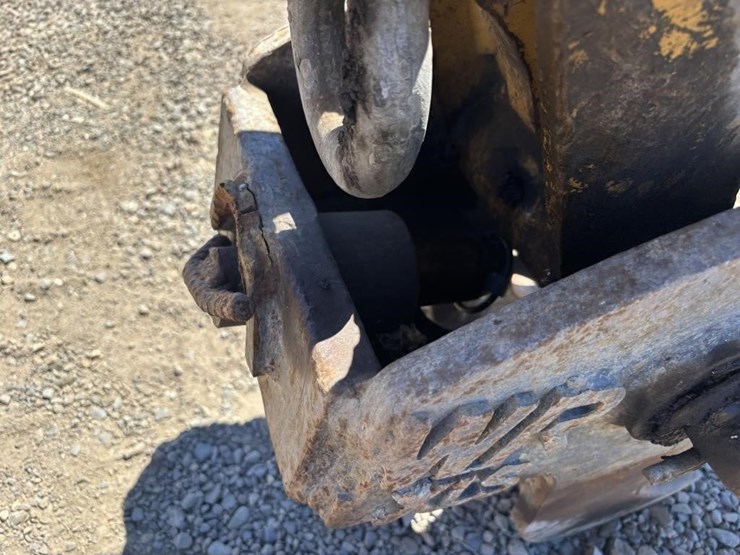 caterpillar-420d-image-18