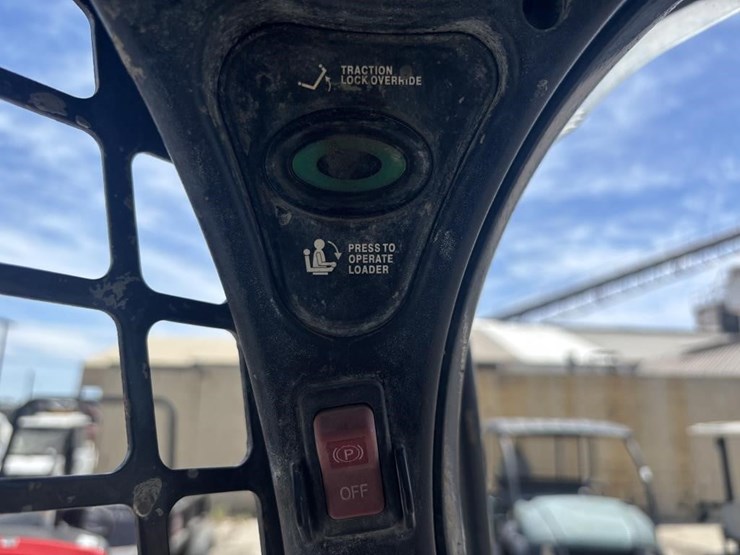 2019-bobcat-t770-image-31