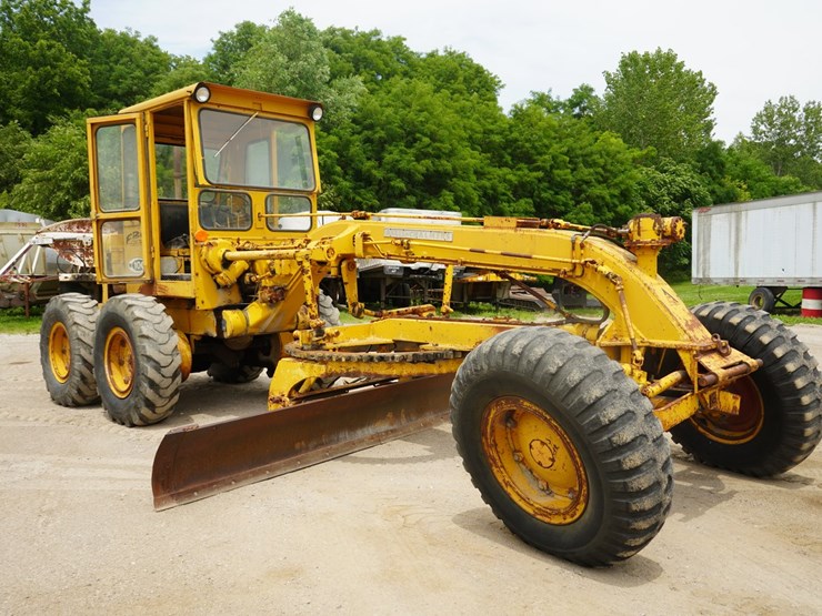 allis-chalmers-m100-motor-grader-image-3