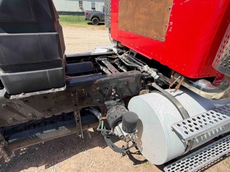 2005-kenworth-t800-image-14