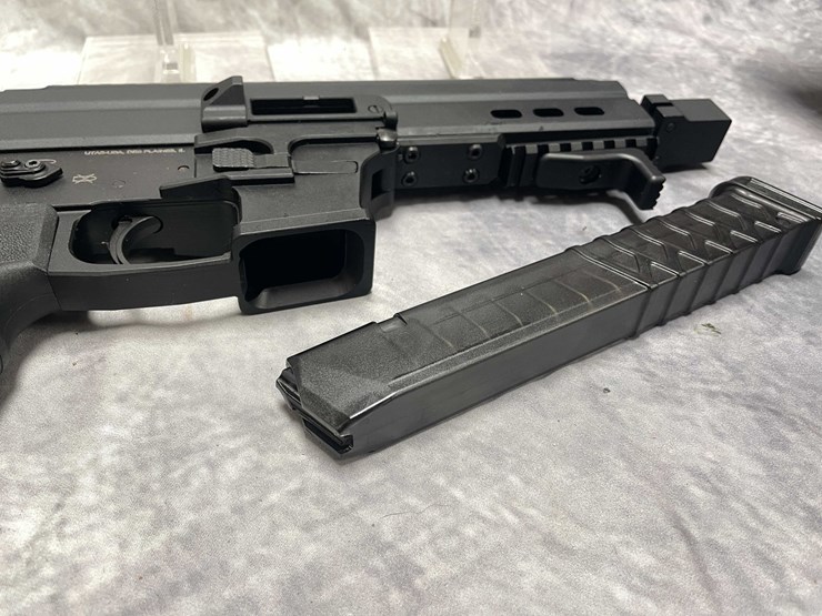#10858-•-utas-usa-ut9-machine-,-9mm-luger-semi-auto-pistol,-sn:-ut-24a004984-image-15
