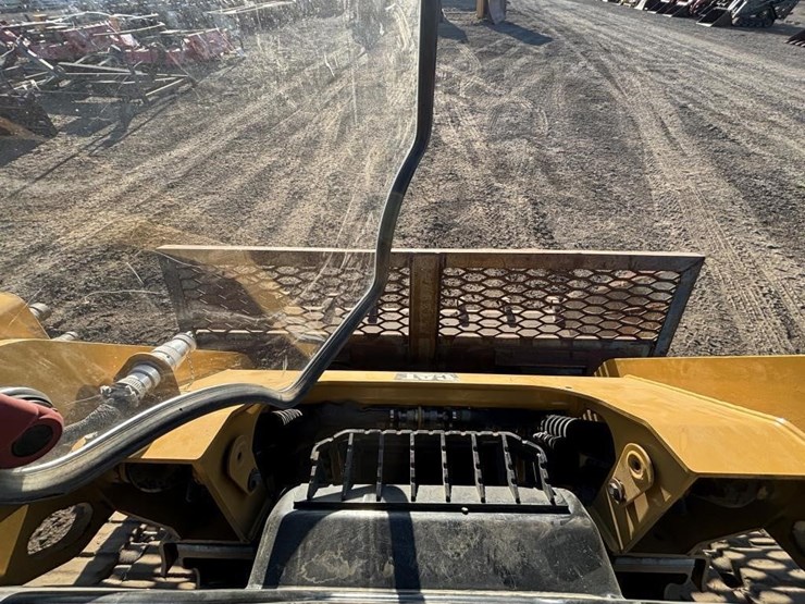2018-caterpillar-259d-image-22