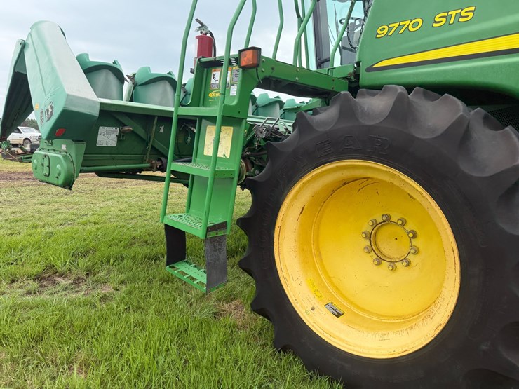 2011-john-deere-9770-sts-image-22