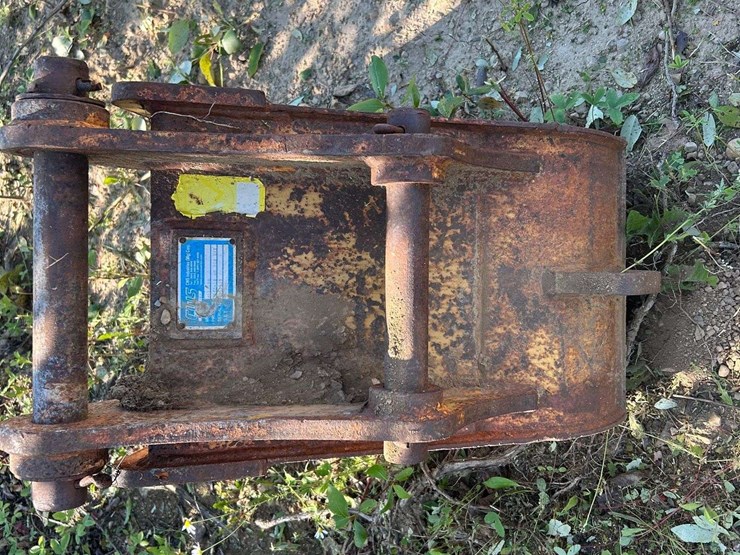 caterpillar-420d-image-32
