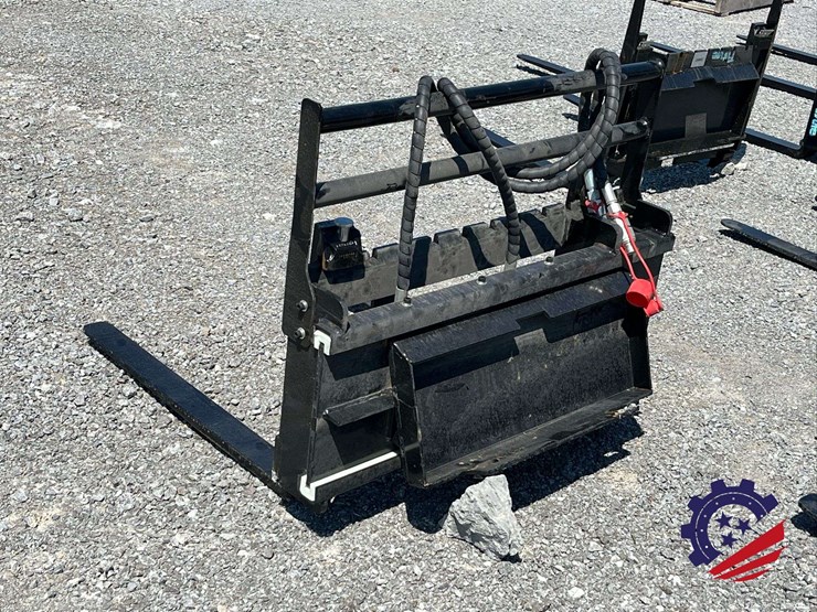 unused-2026-future-ft-cyhc-mini-skid-steer-side-shift-fork-attachment-image-3