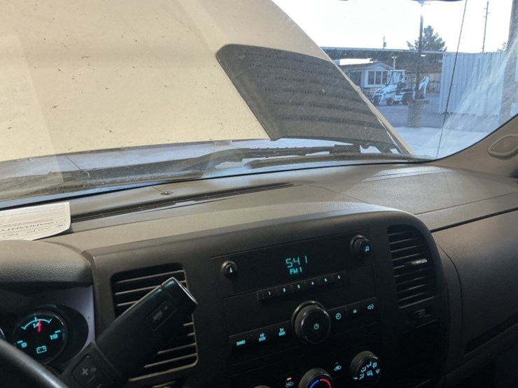 2013-chevrolet-silverado-2500hd-image-17