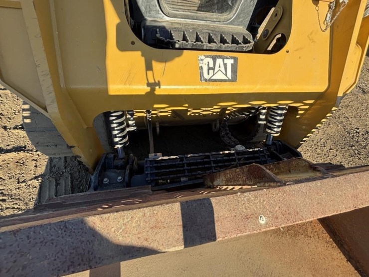 2018-caterpillar-259d-image-14