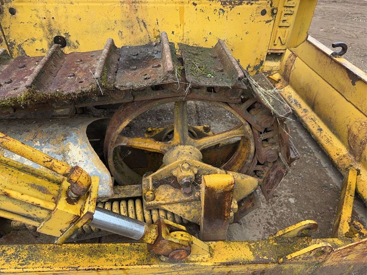 caterpillar-fifteen-image-53