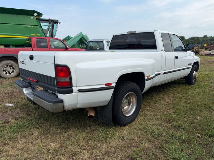 1998-dodge-ram-3500-image-3