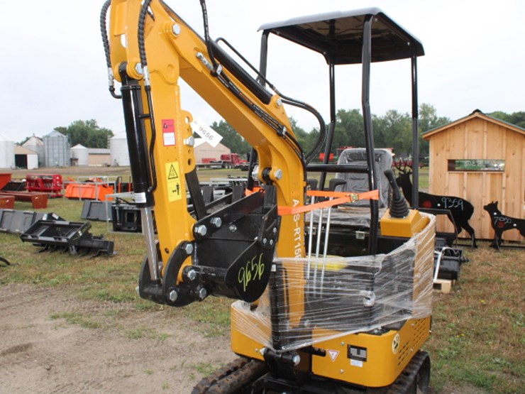 #9656-•-rt15r-mini-excavator-image-4