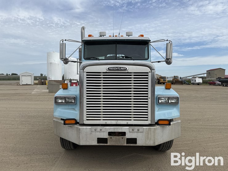 2000-freightliner-fld120sd-tri/a-day-cab-truck-tractor-w/wet-kit-image-2
