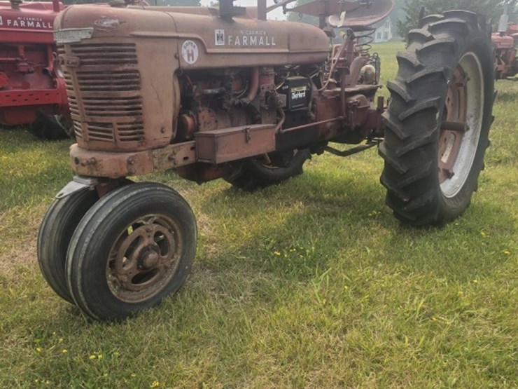 #3-•-farmall-super-h-vintage-tractor-image-3