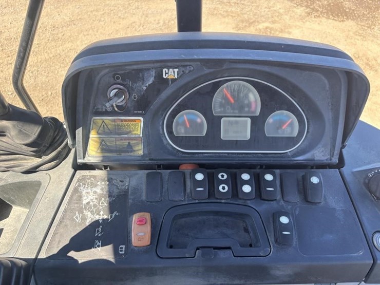 2012-caterpillar-420f-image-44