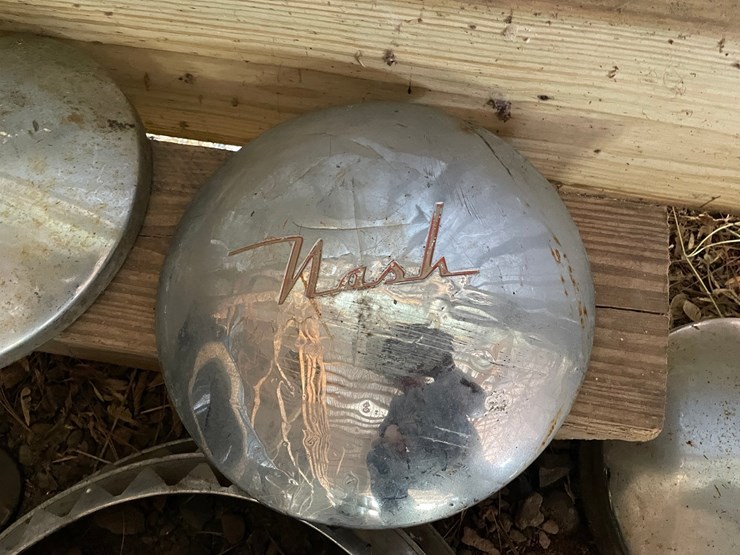 #1234-•-various-classic-car-hubcaps-image-7