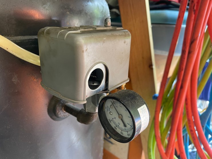 #6201-•-belt-driven-air-compressor-image-9