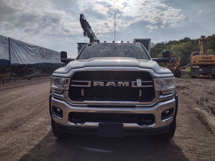 19-ram-5500-service-truck^title^-(qea-4698)-image-2