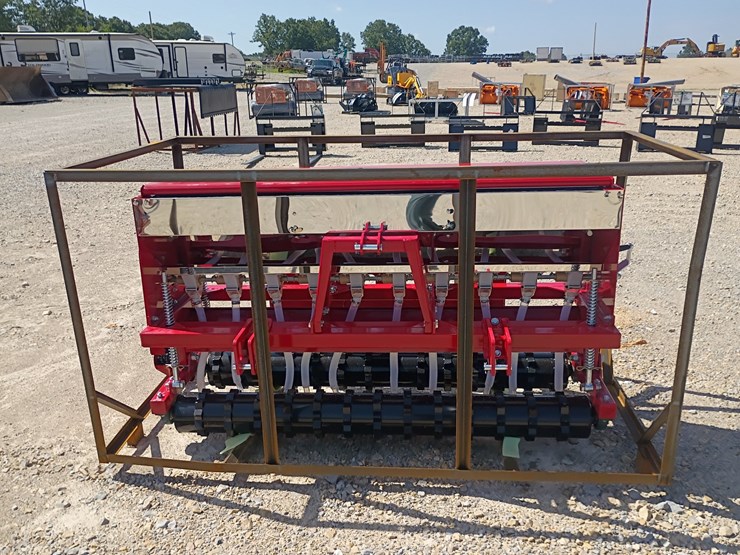 #l66-028-•-agt-seed-drill-skid-steer-attachment-(3-point)-image-1