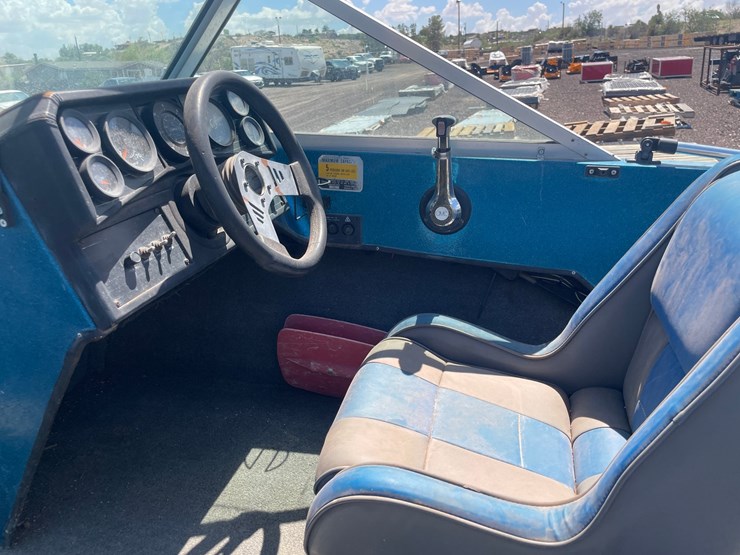 #2151-•-1989-stratos-bass-boat-and-stratos-trailer-image-38