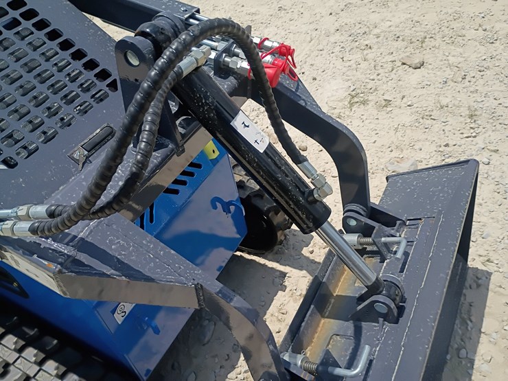 #l63-017-•-2026-zjg-380-mini-skid-steer-image-23