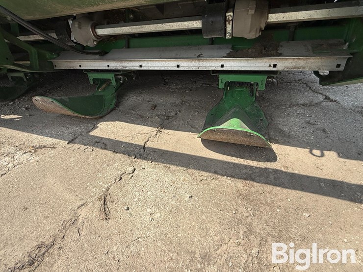 2022-john-deere-c12f-image-17