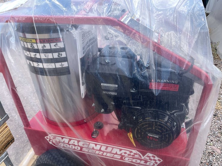 #2200-•-magnum-4000-gold-power-washer-image-9