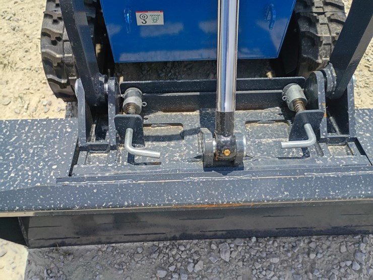 #l63-016-•-2026-zjg-380-mini-skid-steer-image-17