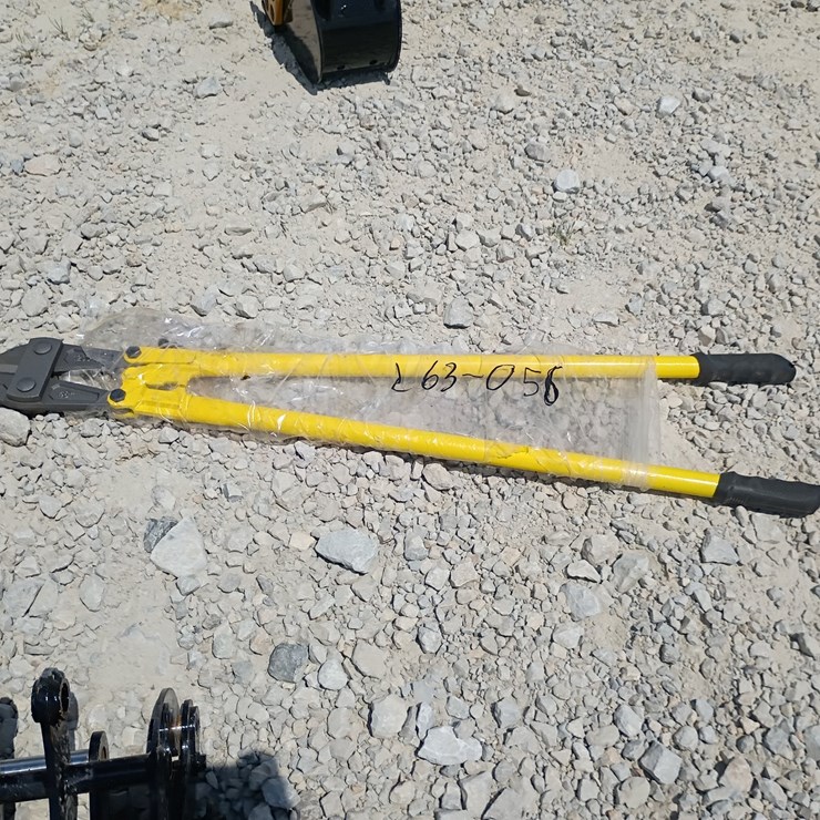 #L63-056 • Bolt Cutter
