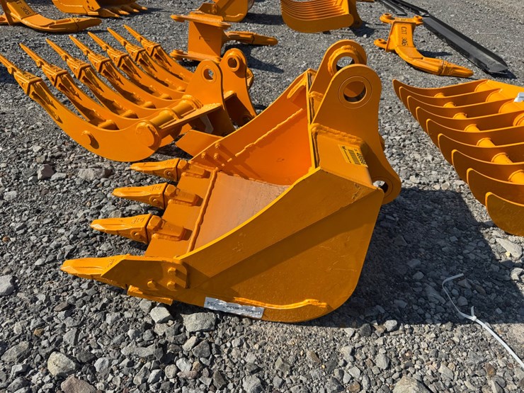 caterpillar-24-image-3