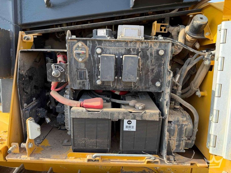 2020-deere-700k-xlt-image-41